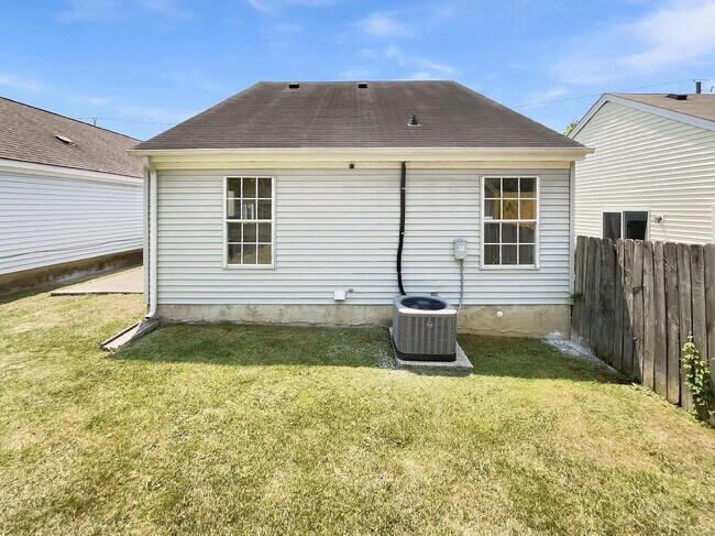 Building Photo - 3 bedroom 2 bathroom East Nashville!