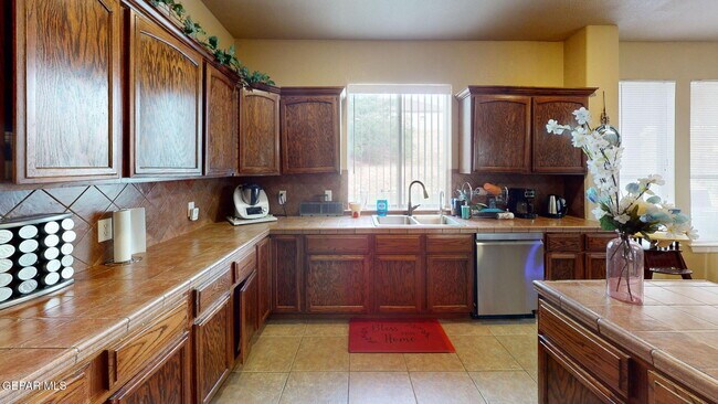 Building Photo - 7350 La Casa Way