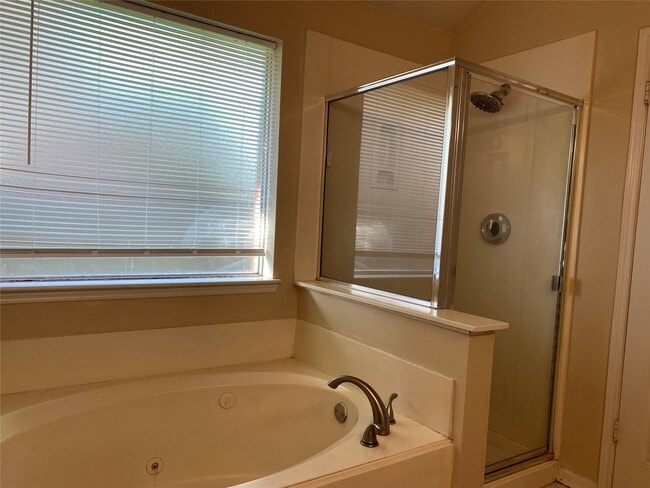 Building Photo - 4401 Egret Dr