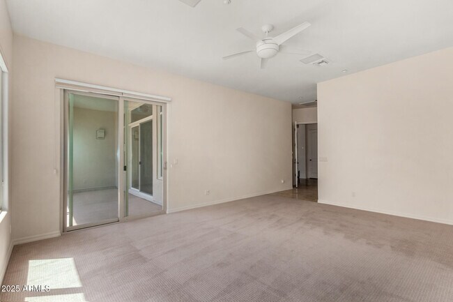 Building Photo - 11173 E Greenway Rd