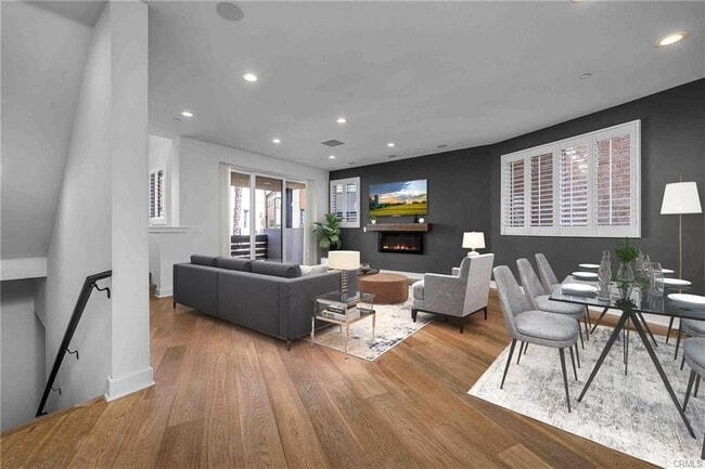 Building Photo - 5828 S Sparrow Ct