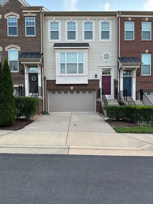 Building Photo - 9075 Alexander Way