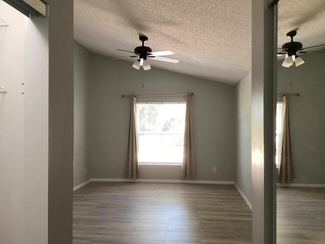 Building Photo - 1851 Oak Berry Cir
