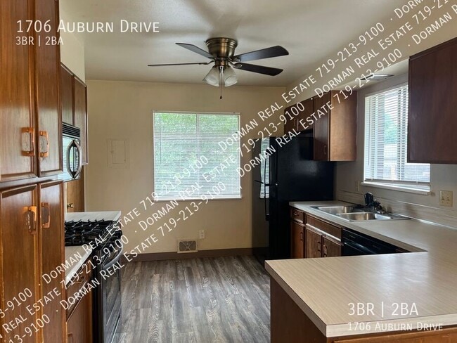 Building Photo - 1706 Auburn Dr