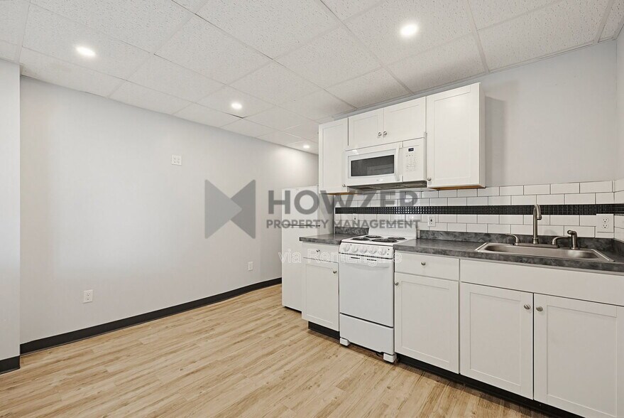 Building Photo - 127 Park St