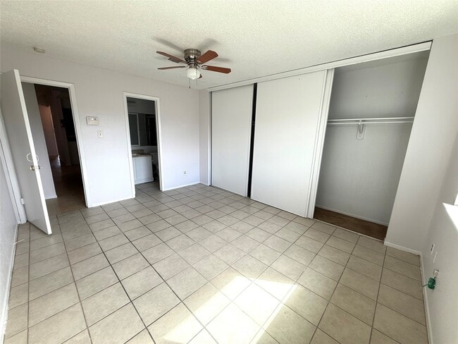 Building Photo - 12119 Tambourine Dr