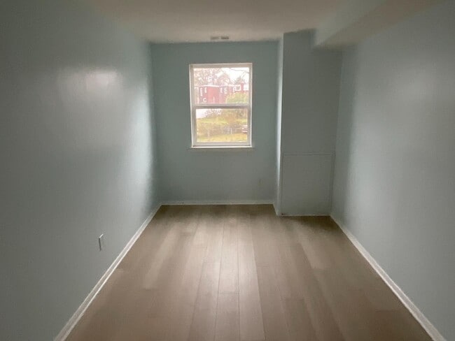 Building Photo - 2702 Island Ave