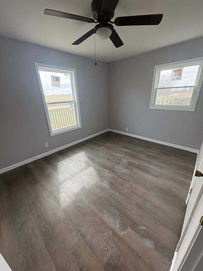 Building Photo - Modern Updates, Classic Comfort!