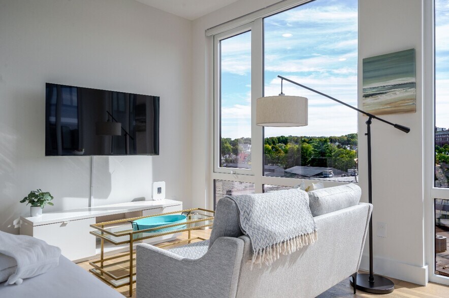 Building Photo - 38 Hichborn St