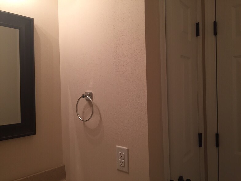 Building Photo - 301 Montgomery St