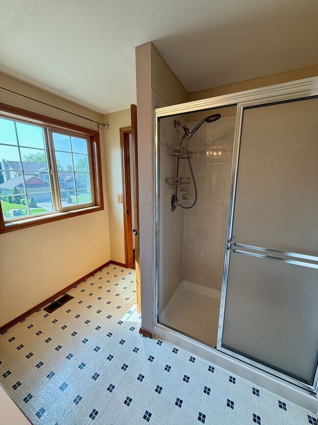 Building Photo - Remodeled 4 Bed 3 Bath Indian Trail Home w...