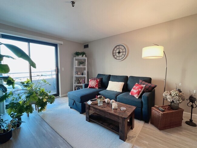 Building Photo - 376 Ocean Ave