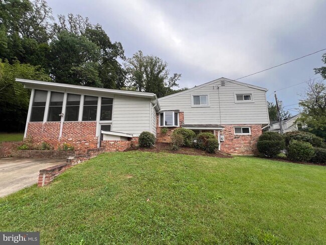 Building Photo - 6411 E Halbert Rd