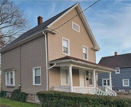 Building Photo - 4 bedroom, House
