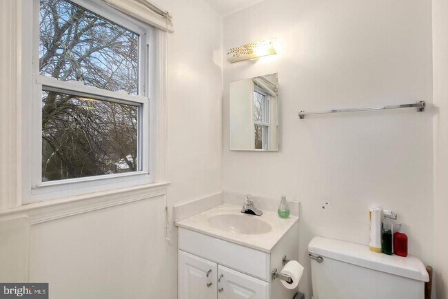 Building Photo - 1804 Billman Ln