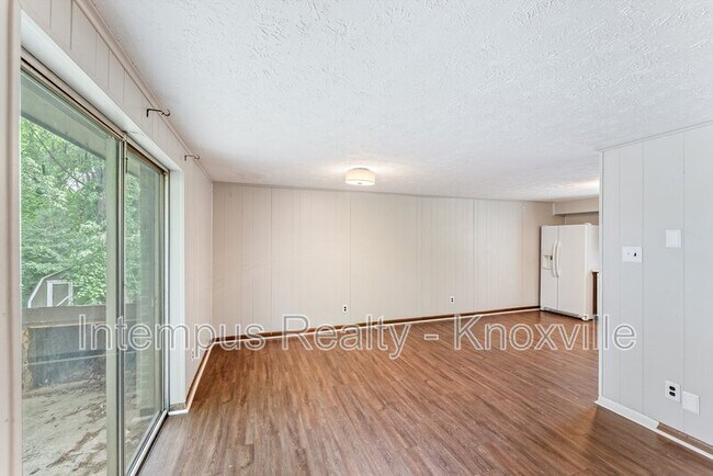 Building Photo - 8738 Gleason Dr