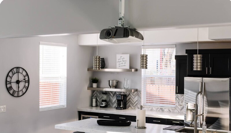 Building Photo - 858 S Edison St