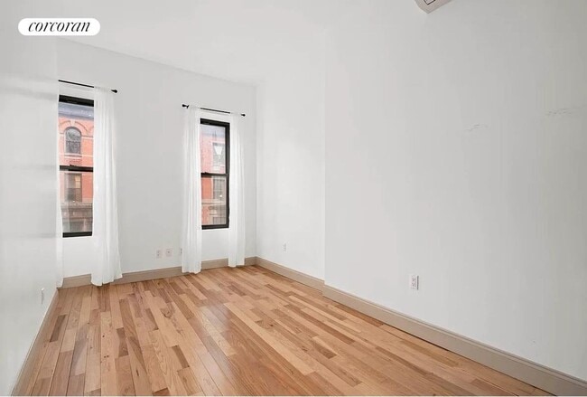 Building Photo - 47 W 71st St