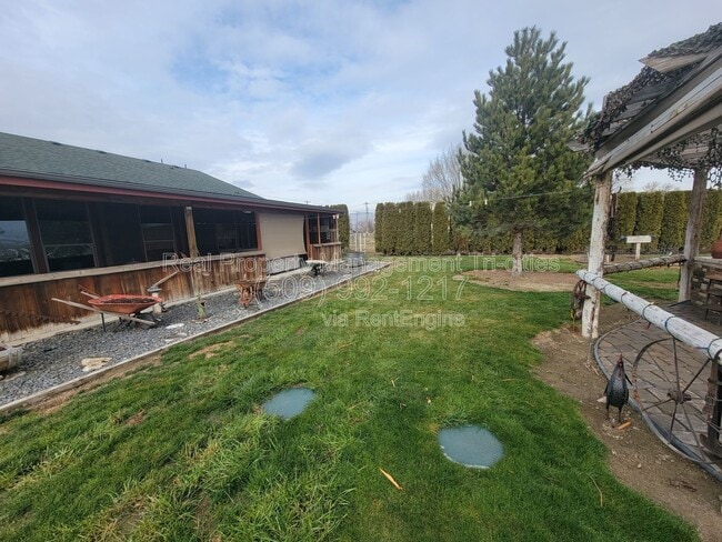 Building Photo - 52203 WA-225