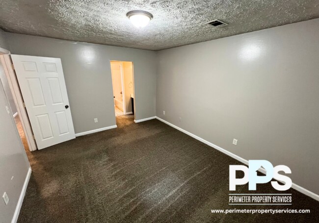 Building Photo - 5917 Summerglen Ln