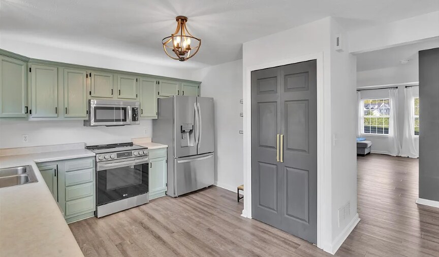 Building Photo - 2002 Ashburn Ct