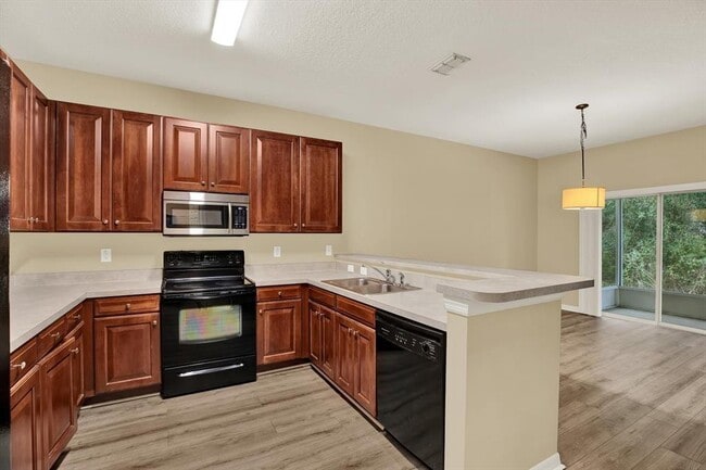 Building Photo - 8525 Sandpiper Ridge Ave