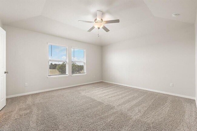 Building Photo - 120 Longmount Cv