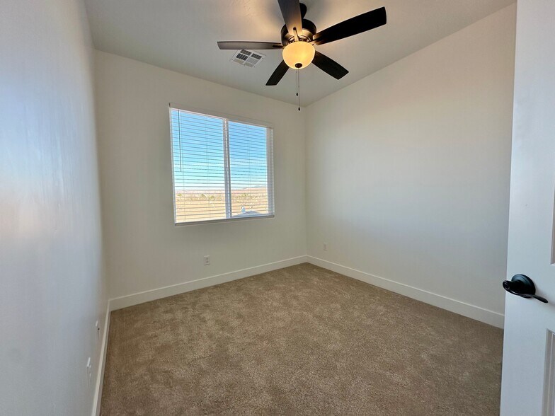 Building Photo - 127 N 2480 W