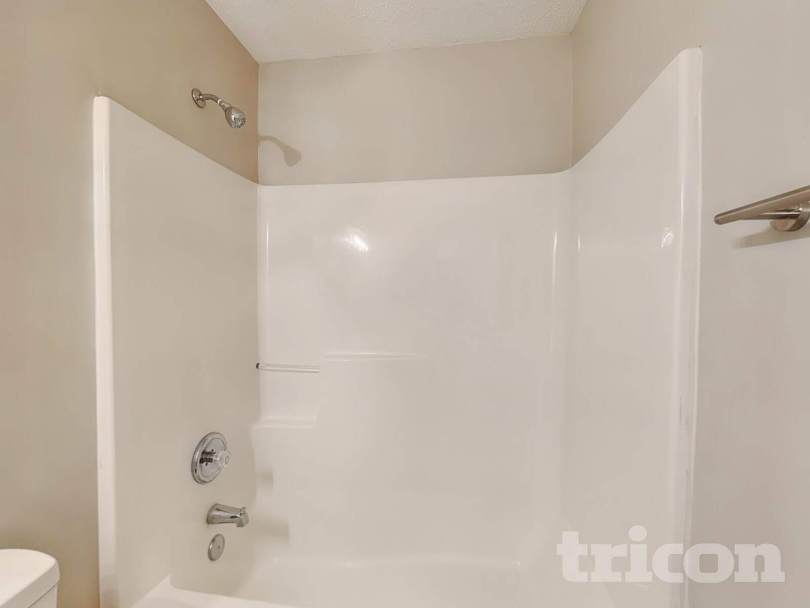 Building Photo - 5050 Elizabeth Rd