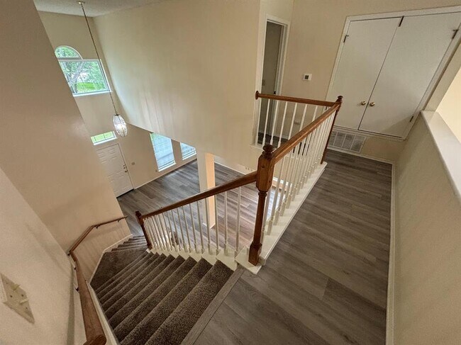 Building Photo - 10911 Grassmere Ct