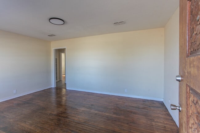 Building Photo - 1506 Kentucky Way