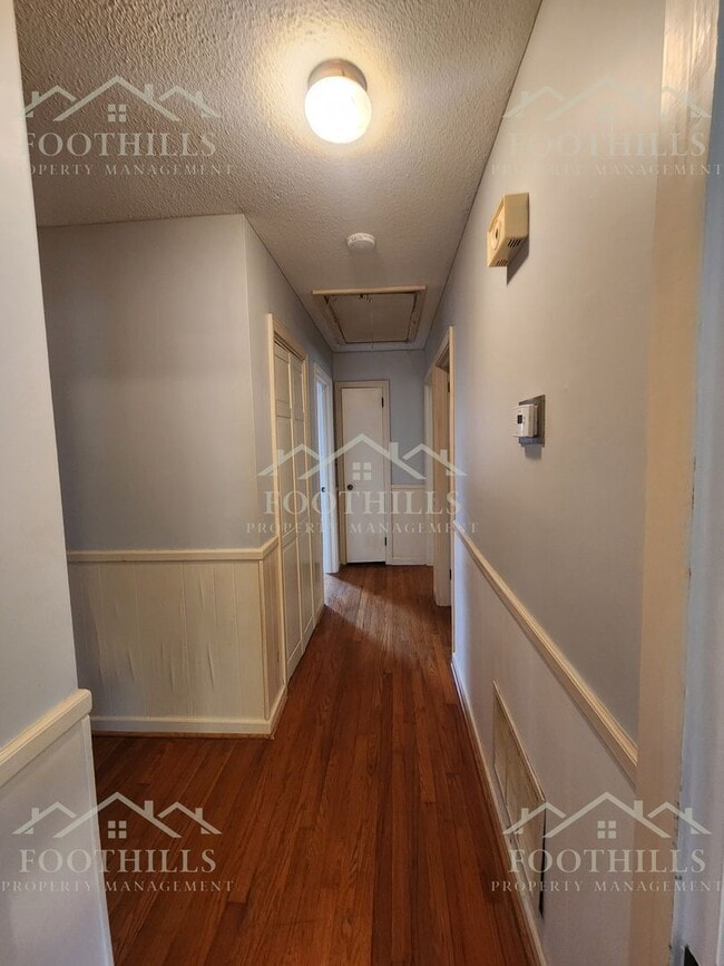 Building Photo - 2013 Boul Hts