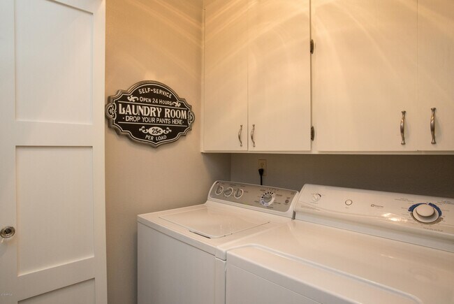 Building Photo - 4525 N 66th St