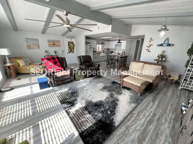 Building Photo - AVAILABLE SEPTEMBER - MOVE IN SPECIAL RATE- 55+ Community - 2 Bed / 2 Bath