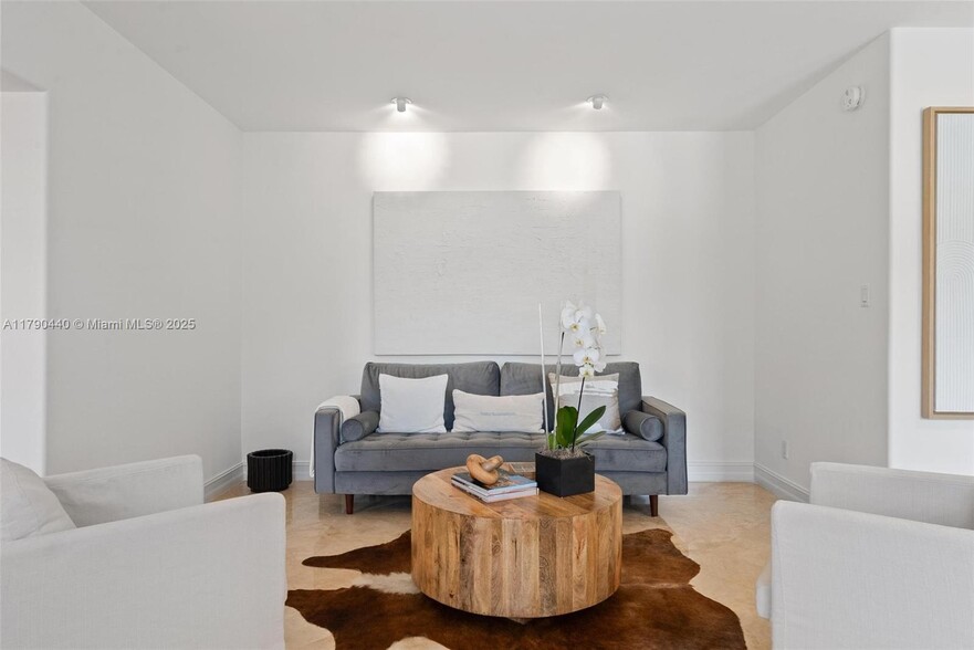 Building Photo - 14700 SW 78th Ave