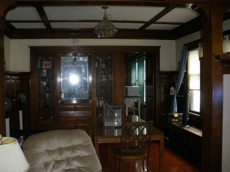 Building Photo - 3372 N Oakland Ave