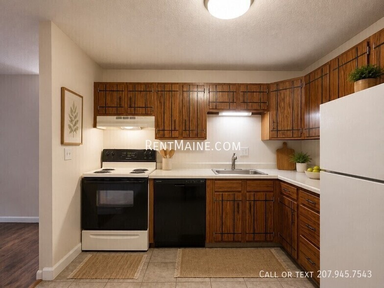 Building Photo - 10 Tall Pines Dr