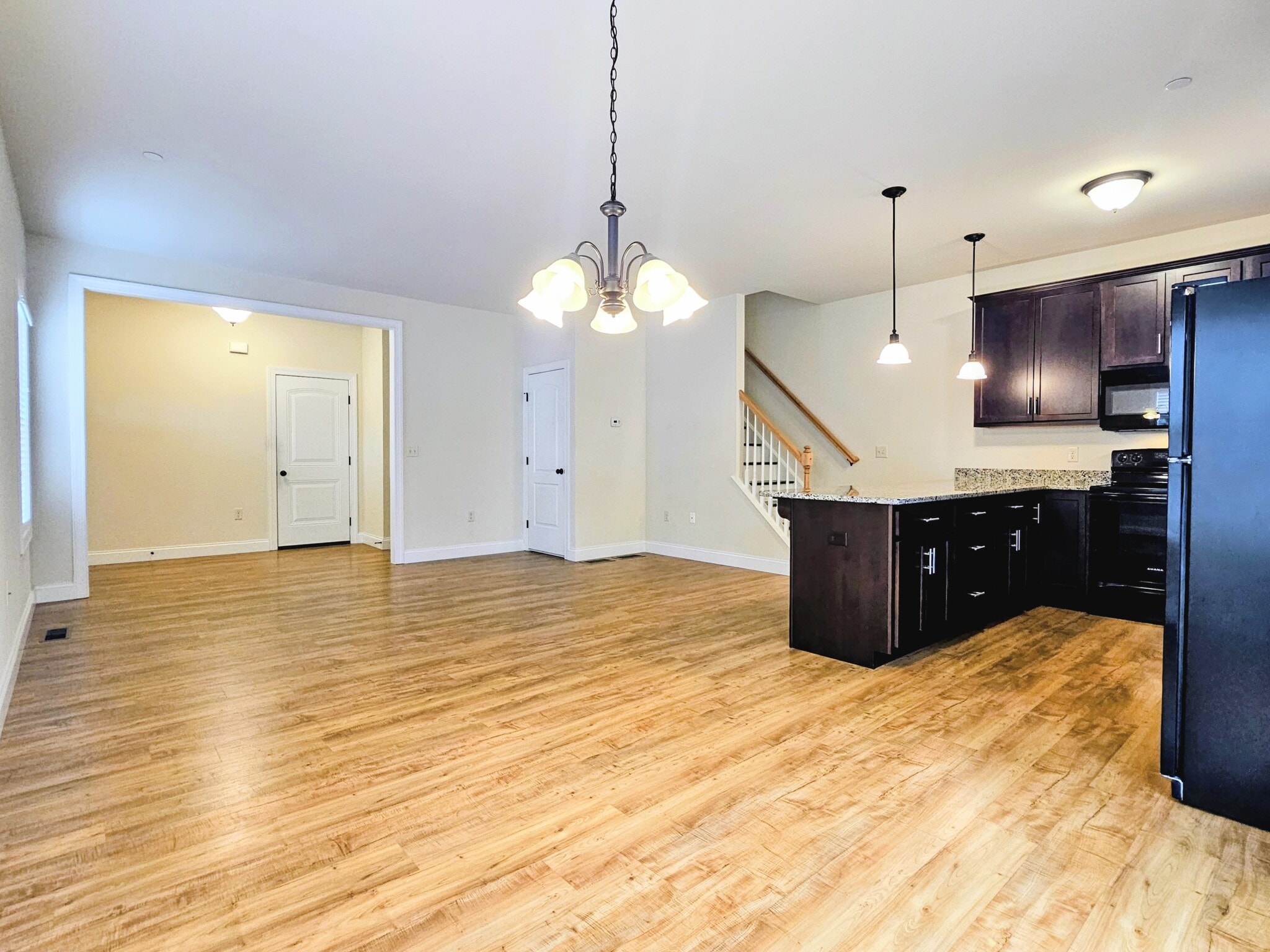 Building Photo - 361 Cedar Holw