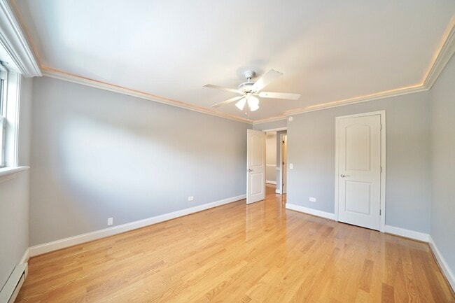 Building Photo - 5037 N East River Rd