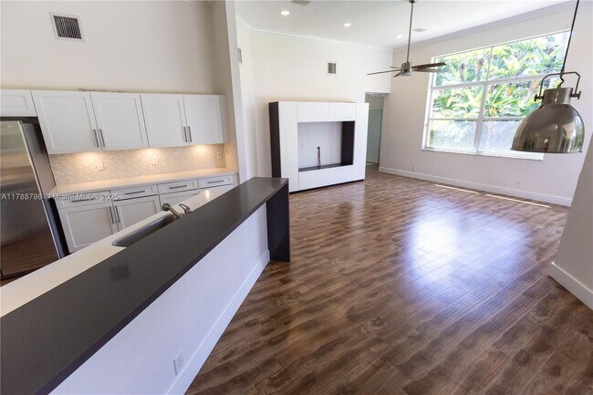 Building Photo - 280 Landings Blvd