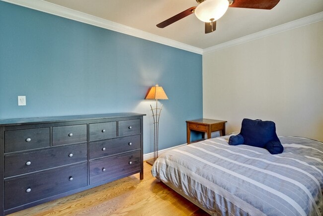Building Photo - Stunning two-story spacious home on tranquil tree-lined street.