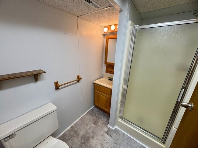 Building Photo - 3 Bedroom 2 Bathroom Cape Cod Available in York!