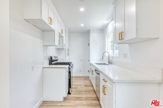 Building Photo - 2318 Glover Pl