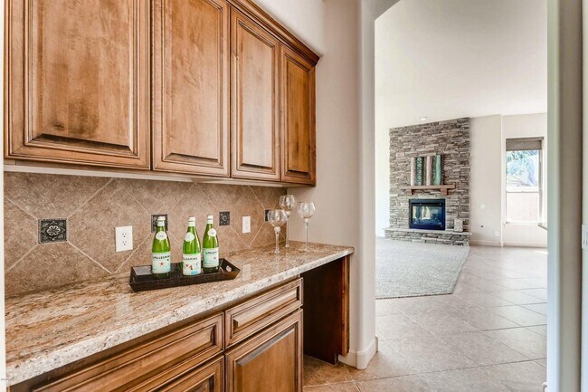 Building Photo - 15865 W Vernon Ave