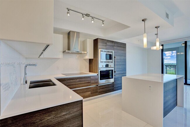 Building Photo - 301 Altara Ave