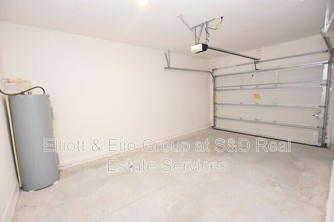 Building Photo - 3901 Academia Ave