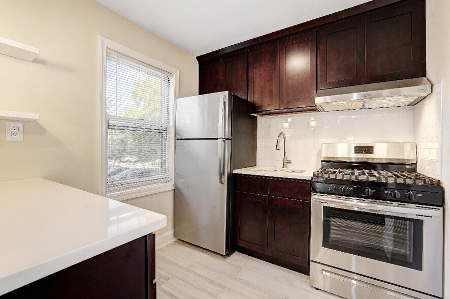 Lockwood Village 1305 Wood Ave Roselle NJ 07203 Apartment Finder