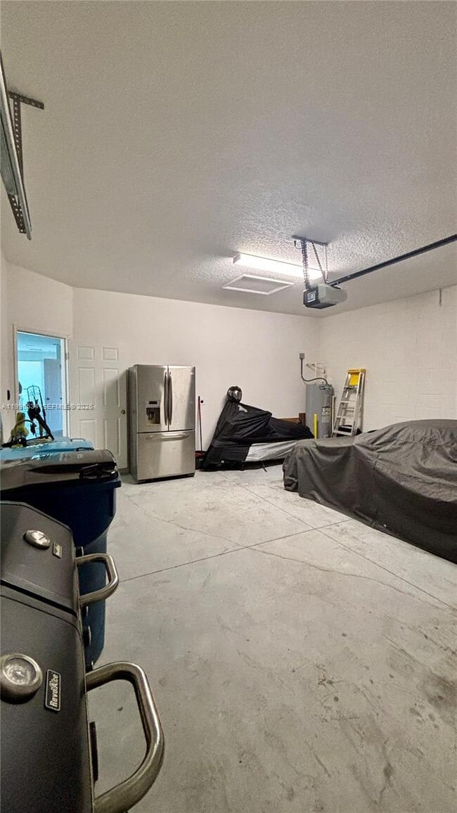 Building Photo - 219 Bottle Brush Dr