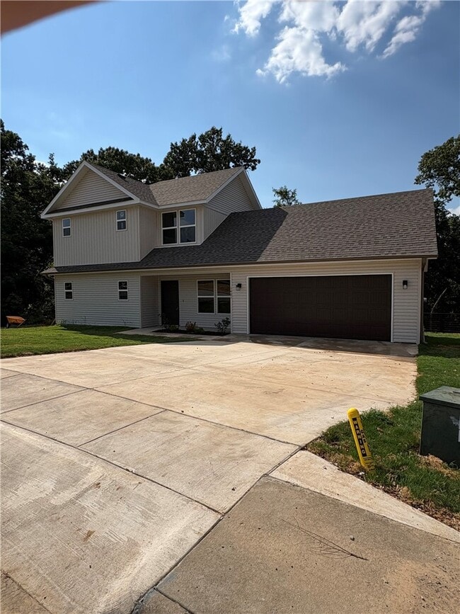 Building Photo - 1401 Cresent St