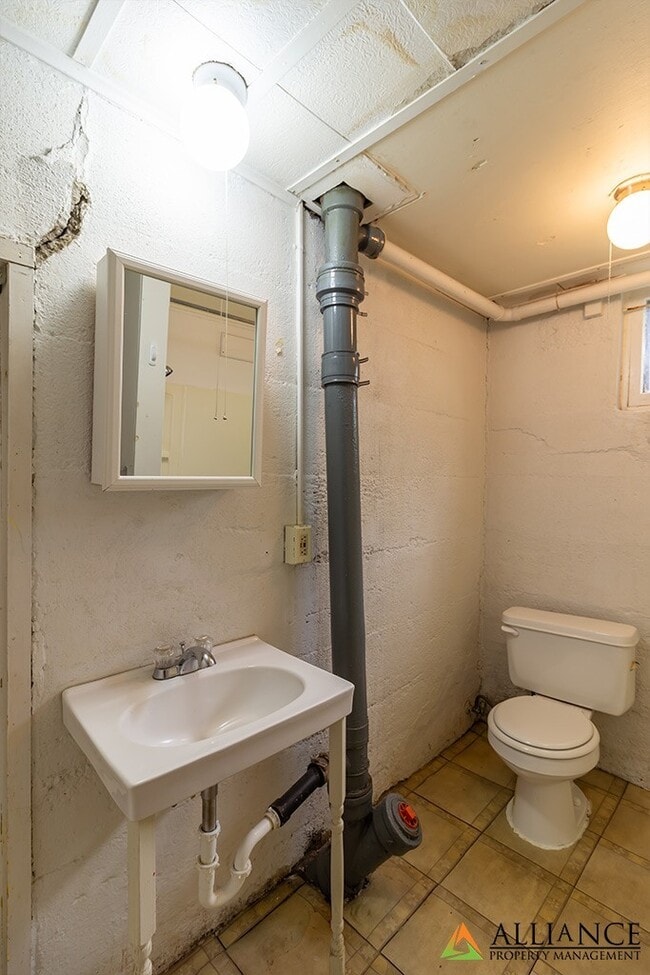 Building Photo - Fifteenth St. 344 N.